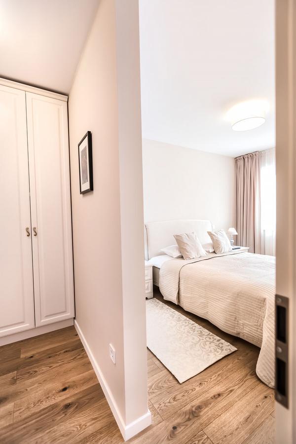 Cosmopolit Booking Brasov Bagian luar foto