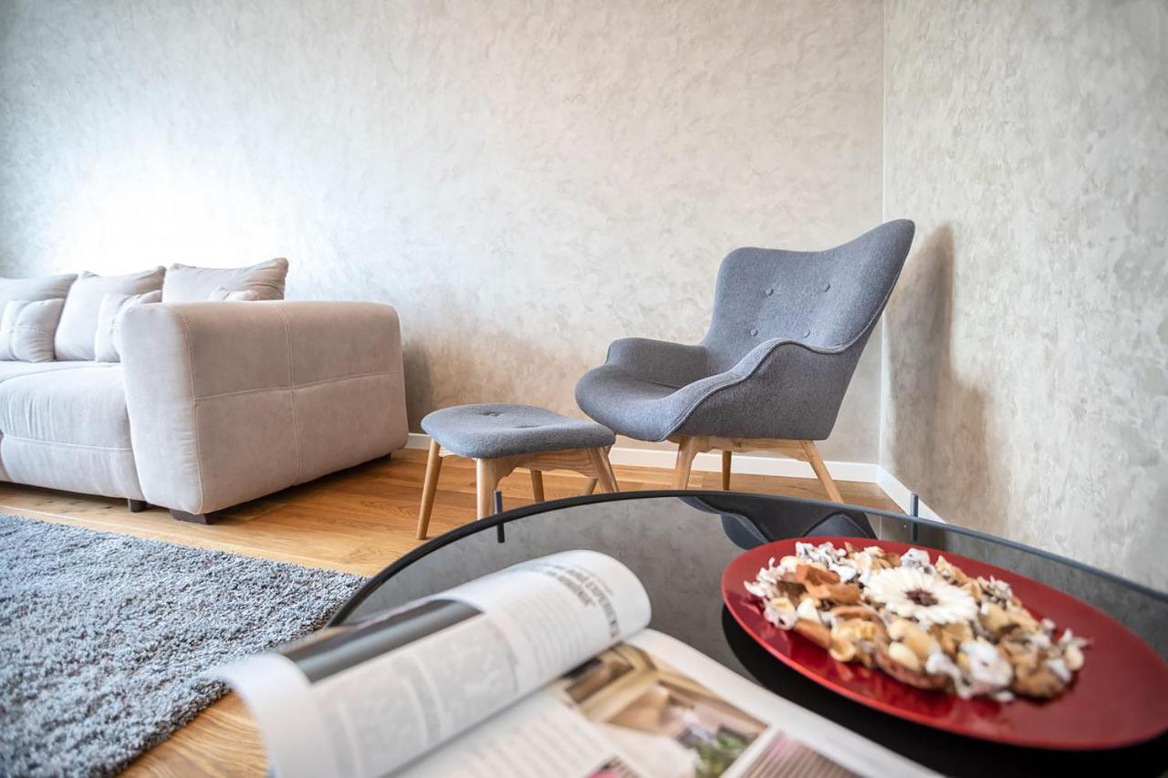 Cosmopolit Booking Brasov Bagian luar foto