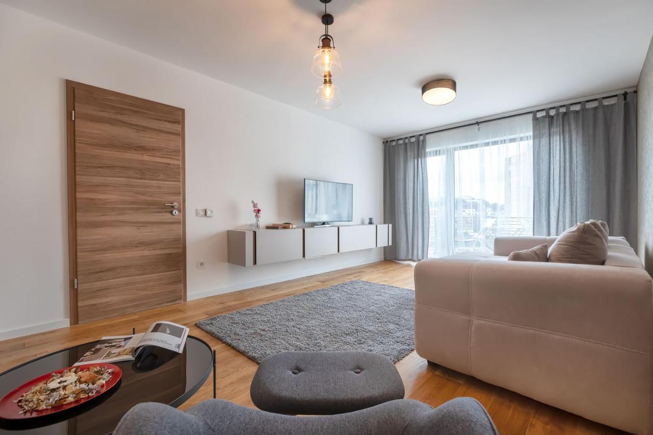 Cosmopolit Booking Brasov Bagian luar foto