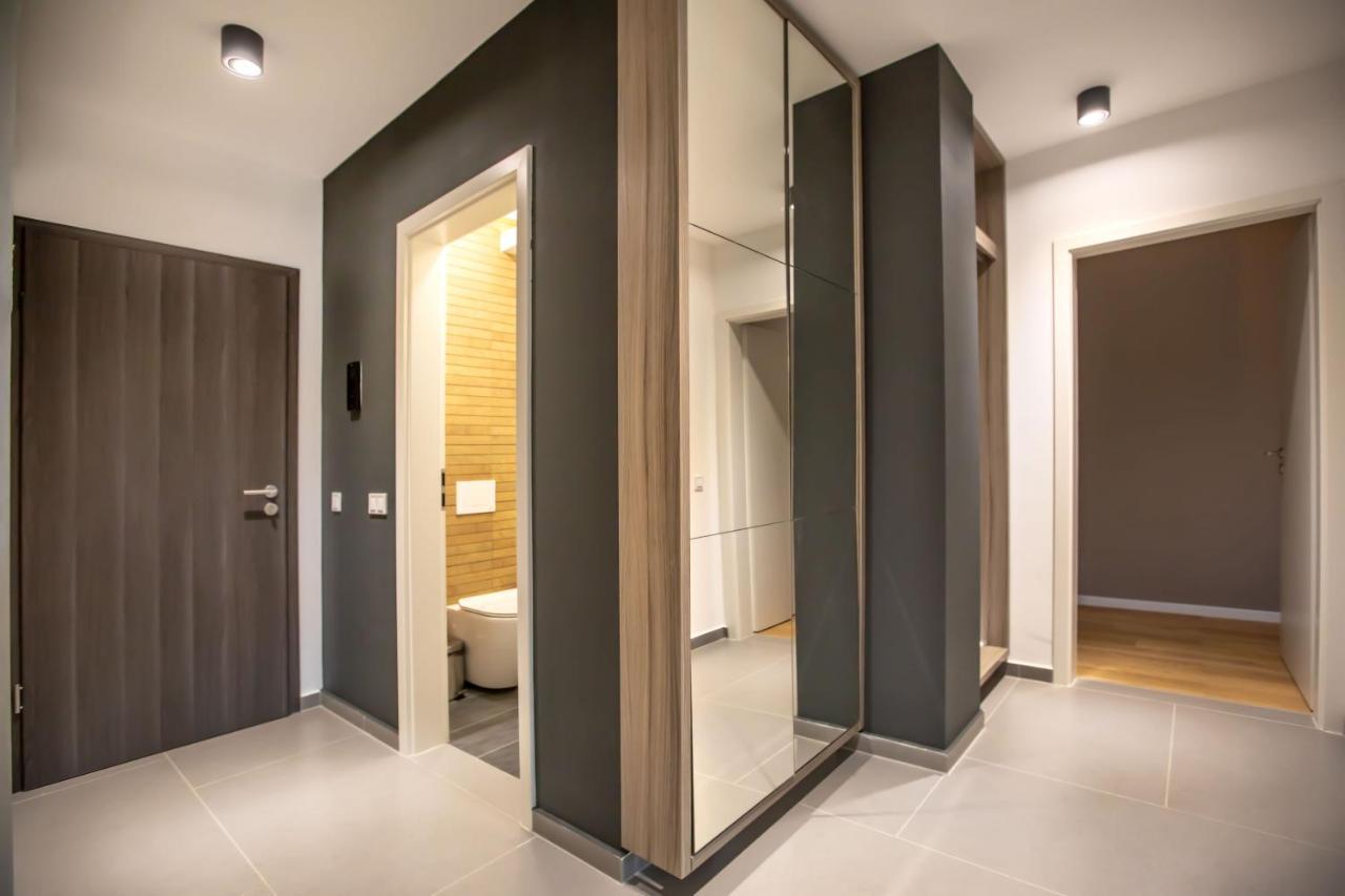Cosmopolit Booking Brasov Bagian luar foto